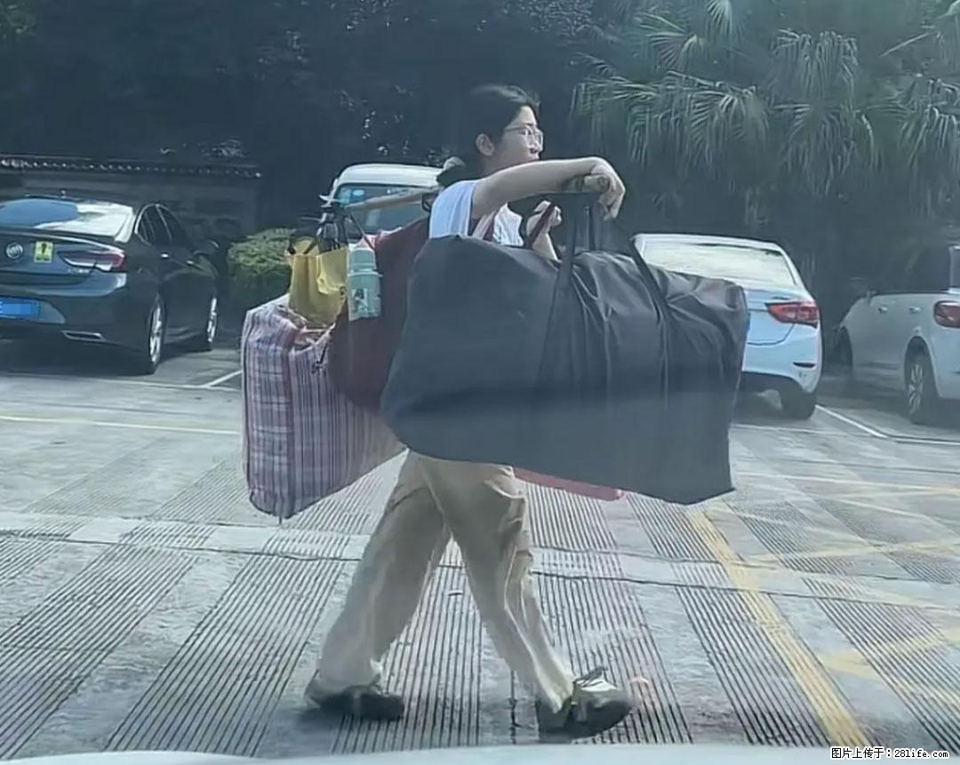 全网追的“扁担女孩”，找了一份暑假工，时薪12元 - 内江生活资讯 - 内江28生活网 scnj.28life.net
